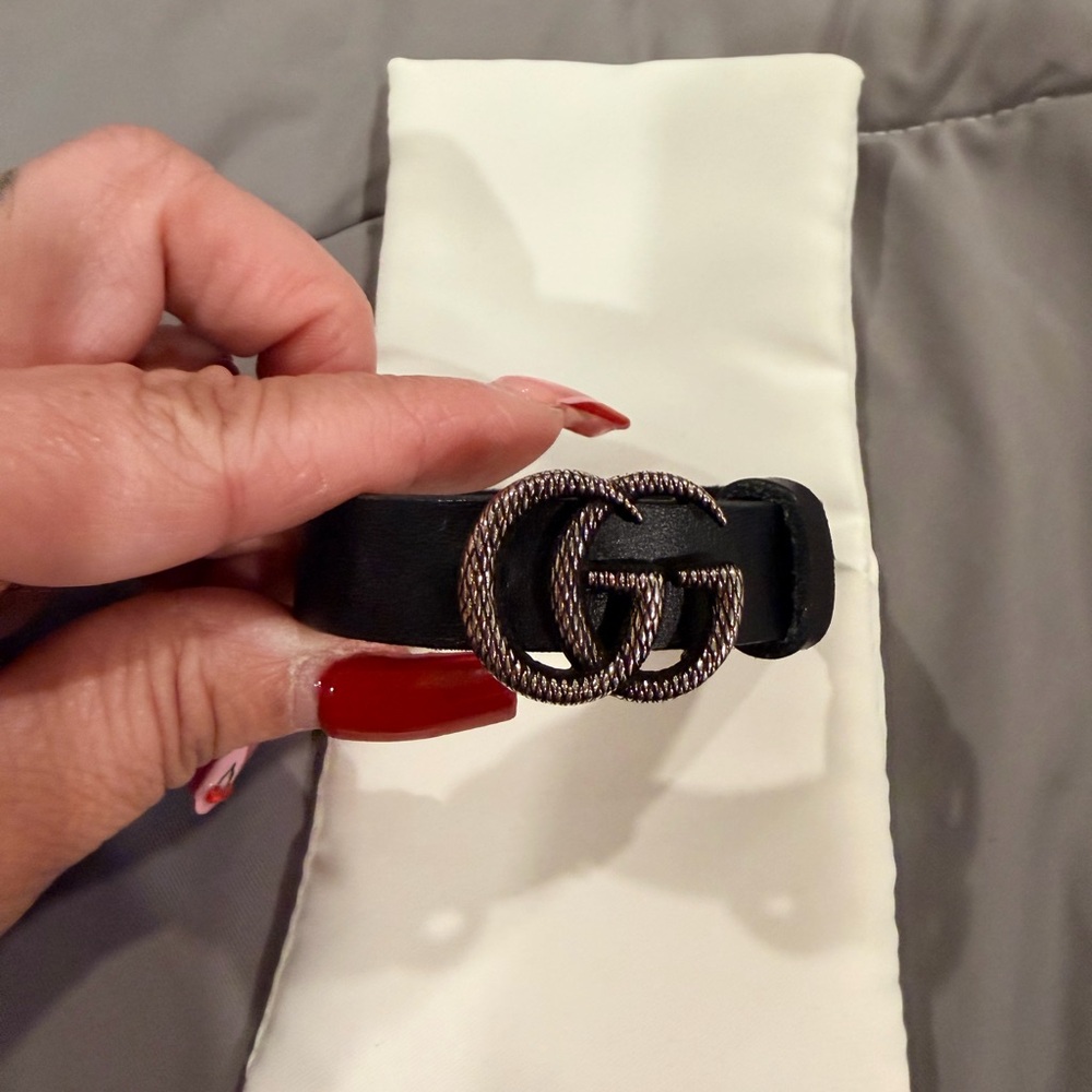 Gucci Black Leather Belt with Silver Buckle Bracelet